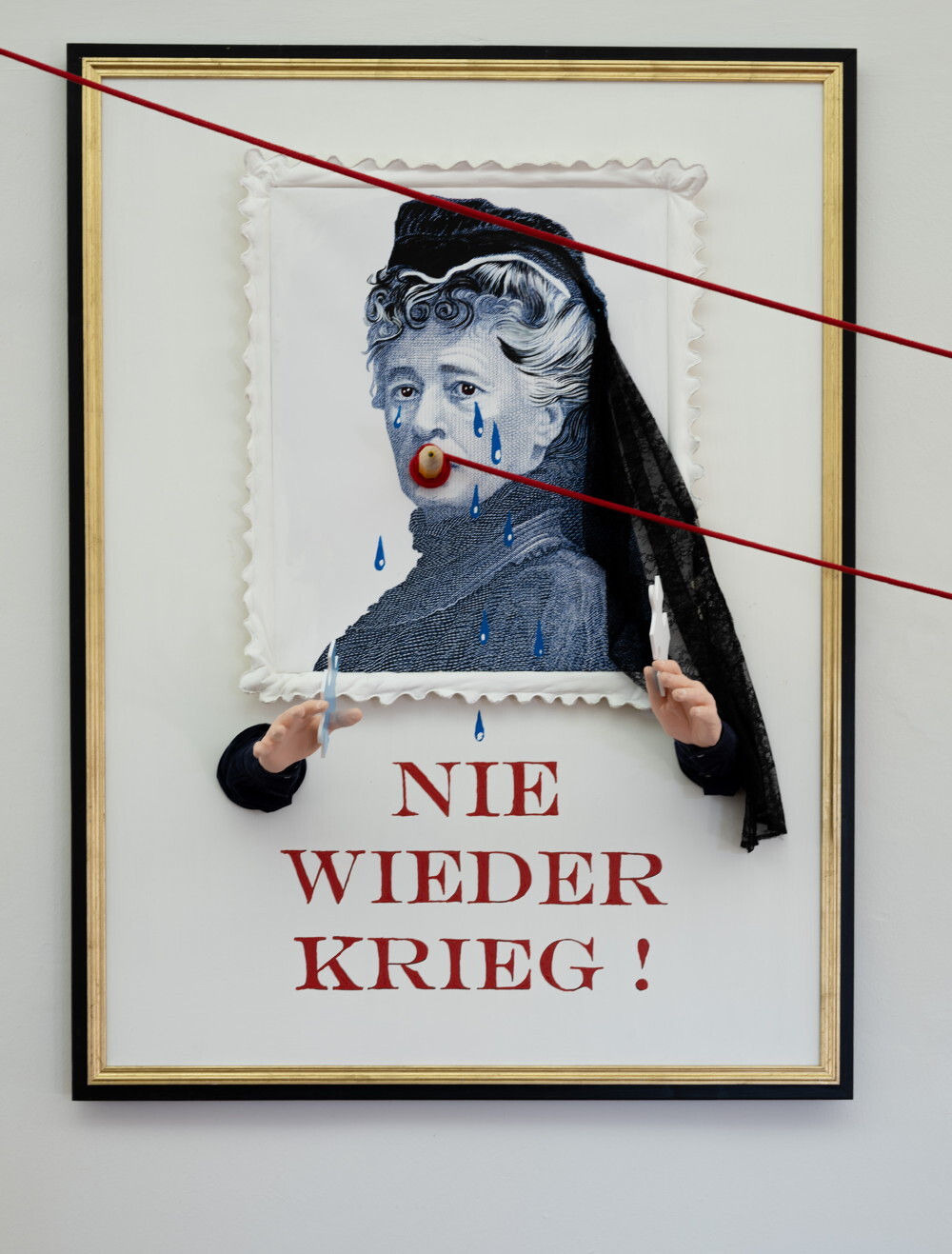 Foto: Ferdinand Neumüller Zenita Komad, Nie wieder Krieg!, 2023, 150 x 110 x 45 cm